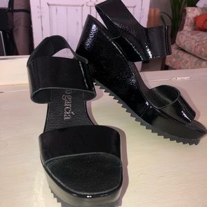 Pedro garcia black wedges